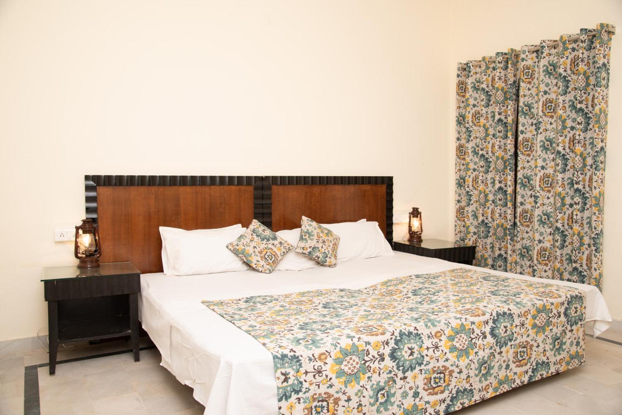 Sādri Shivika Lake Hotel Ranakpur מראה חיצוני תמונה