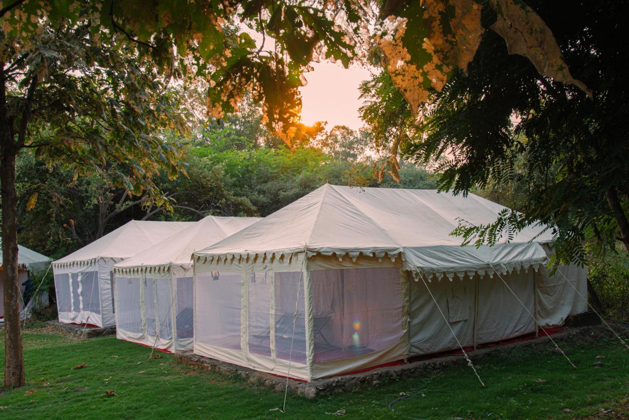 Sādri Shivika Lake Hotel Ranakpur מראה חיצוני תמונה