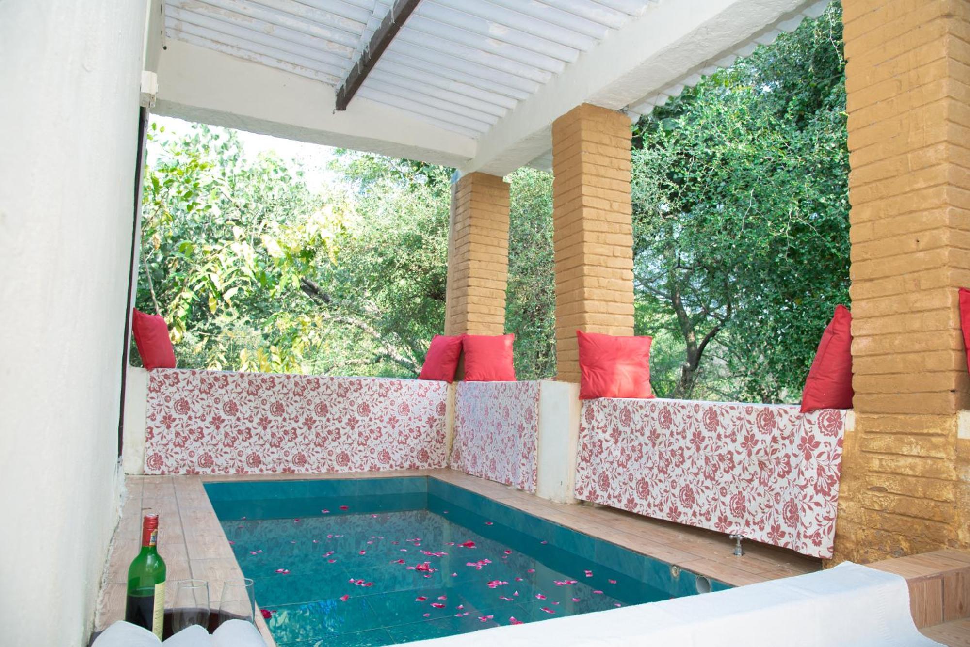 Sādri Shivika Lake Hotel Ranakpur מראה חיצוני תמונה