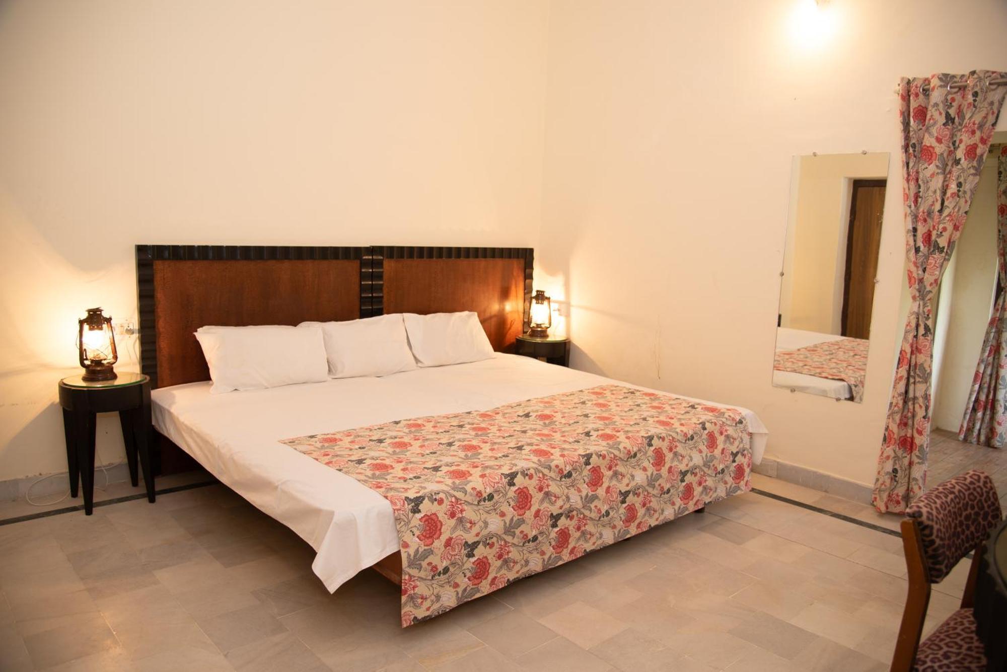 Sādri Shivika Lake Hotel Ranakpur מראה חיצוני תמונה